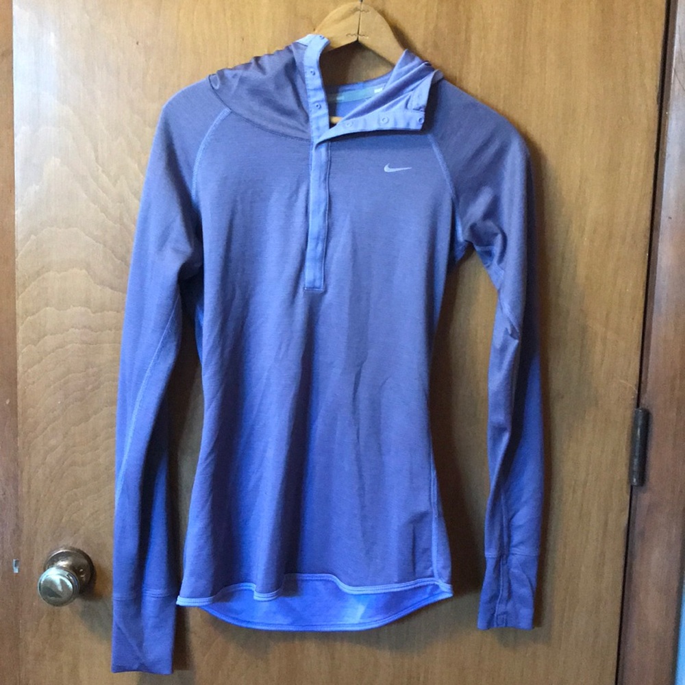 Women’s Nike Drifit longsleeve running shirt Small